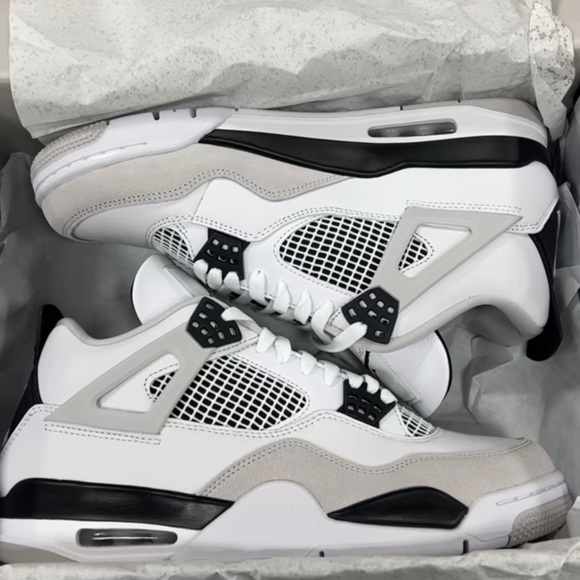 Jordan 4 - Picture 1 of 1